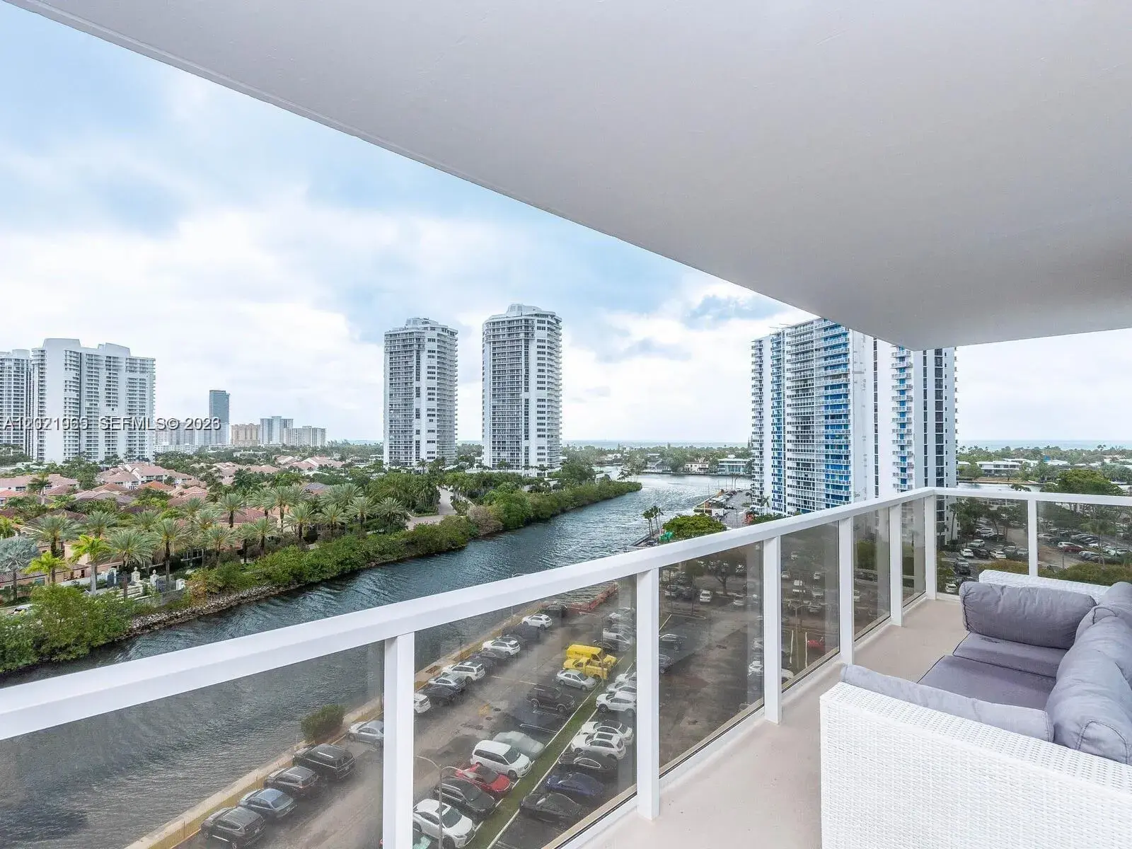 2 bedroom 2 bath Residential Lease for rent at 3701 N Country Club Dr # 1002, Aventura FL 33180