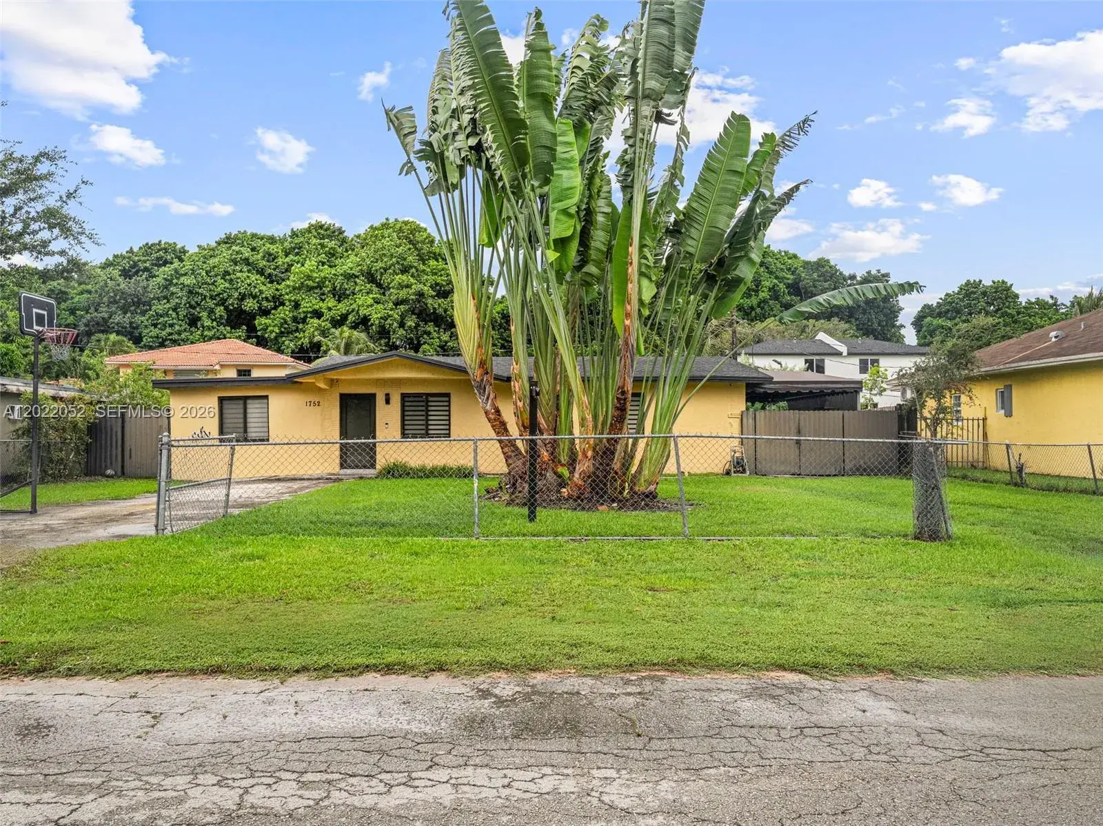 1752 NW 108th St, Miami FL 33167