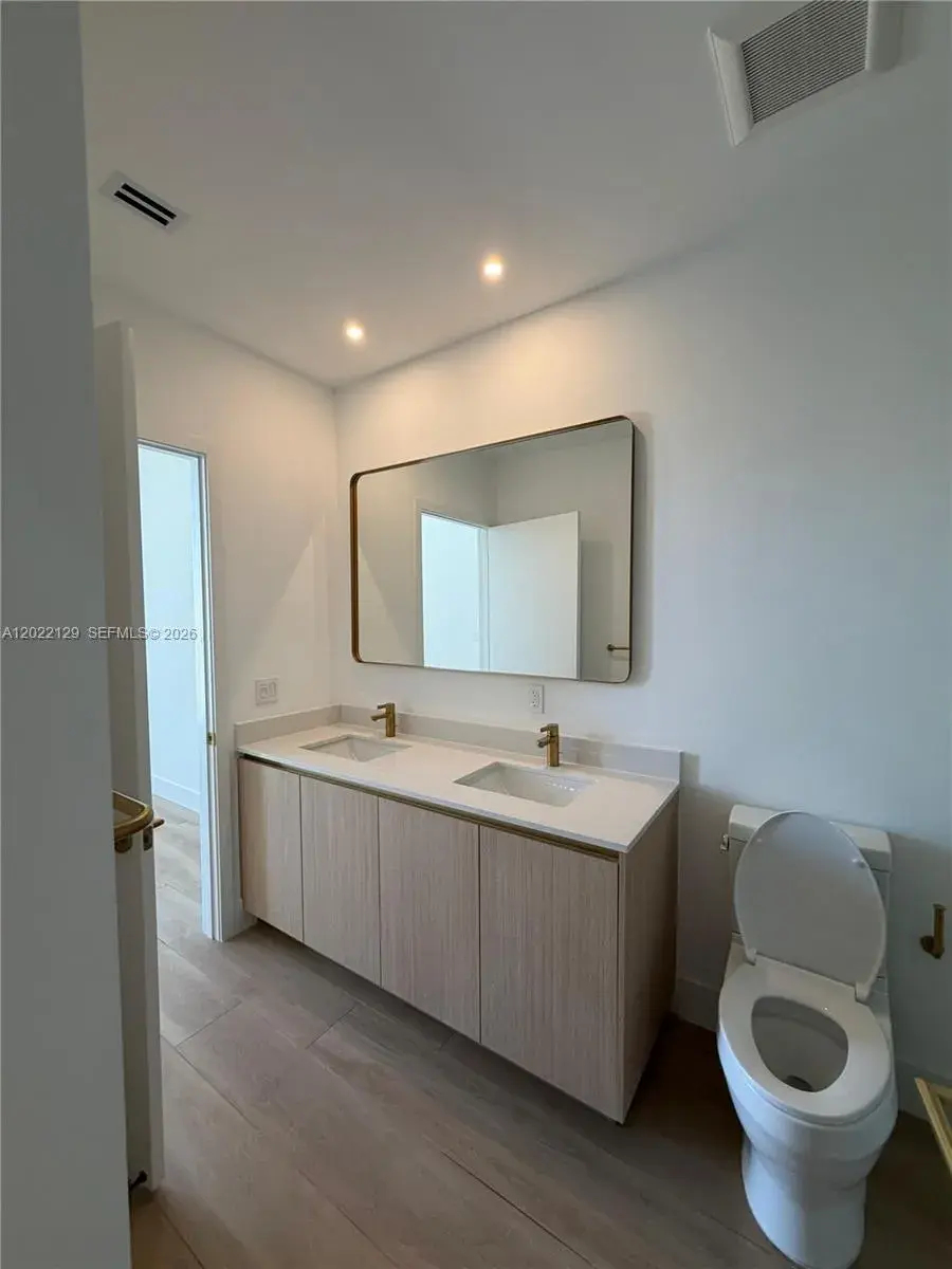 90 NE 32nd ST # 1110, Miami FL 33145