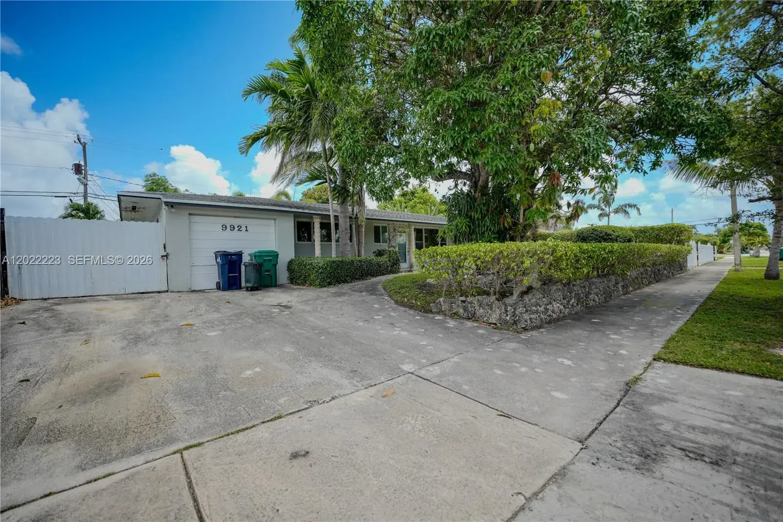 3 bedroom 2 bath Residential for sale at 9921 SW 165th Ter, Miami FL 33157