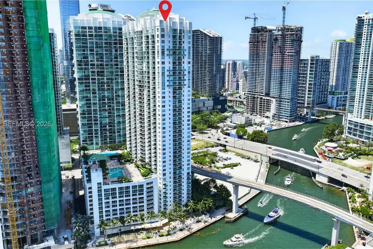 31 SE 5th St # 203, Miami FL 33131