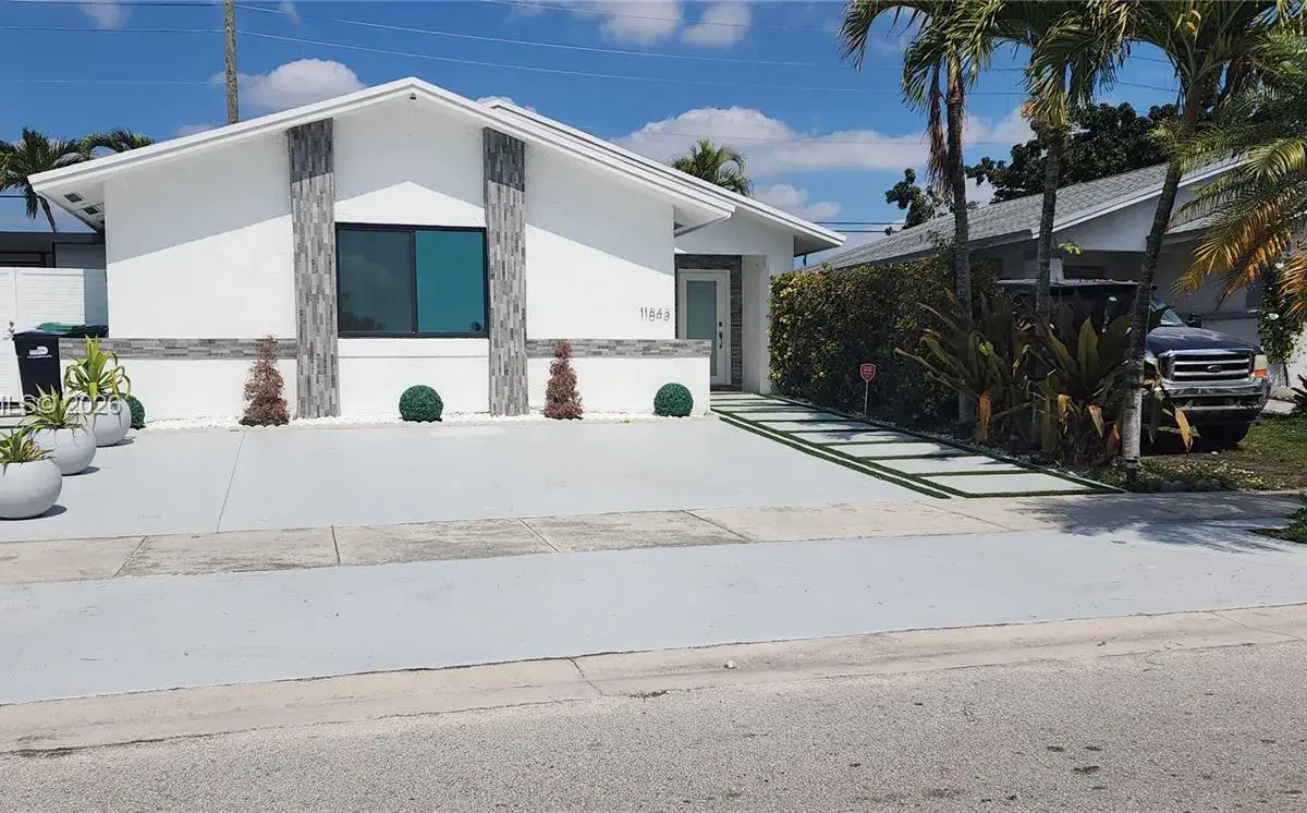 11843 SW 208 TERR, Miami FL 33177