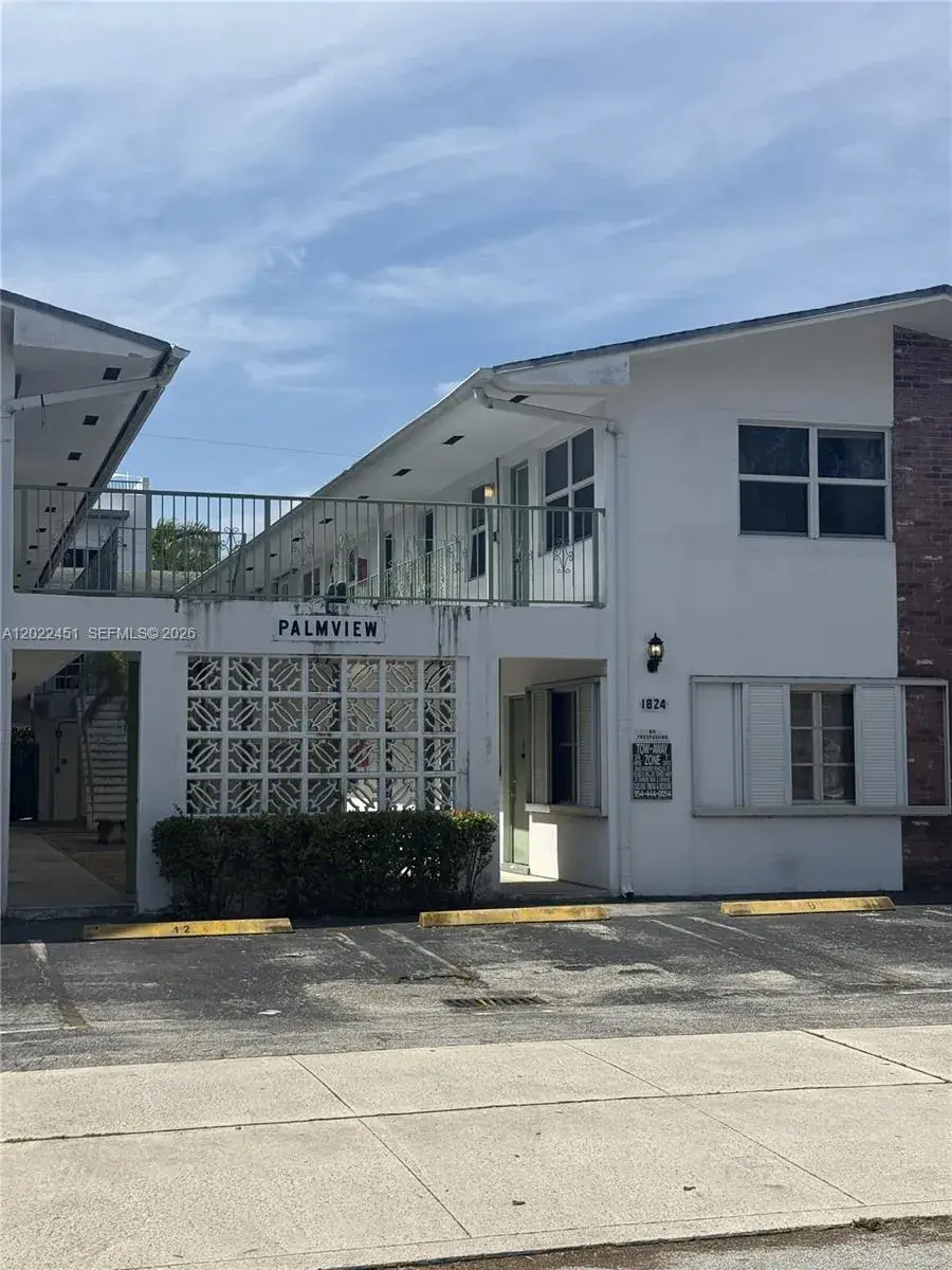 1 bedroom 1 bath Residential Lease for rent at 1824 Monroe St # 7, Hollywood FL 33020