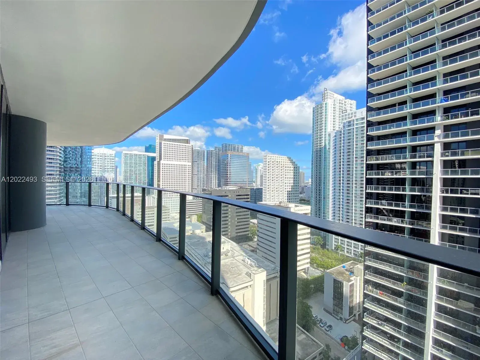 2 bedroom 2 bath Residential Lease for rent at 1000 Brickell Plz # 2715, Miami FL 33131