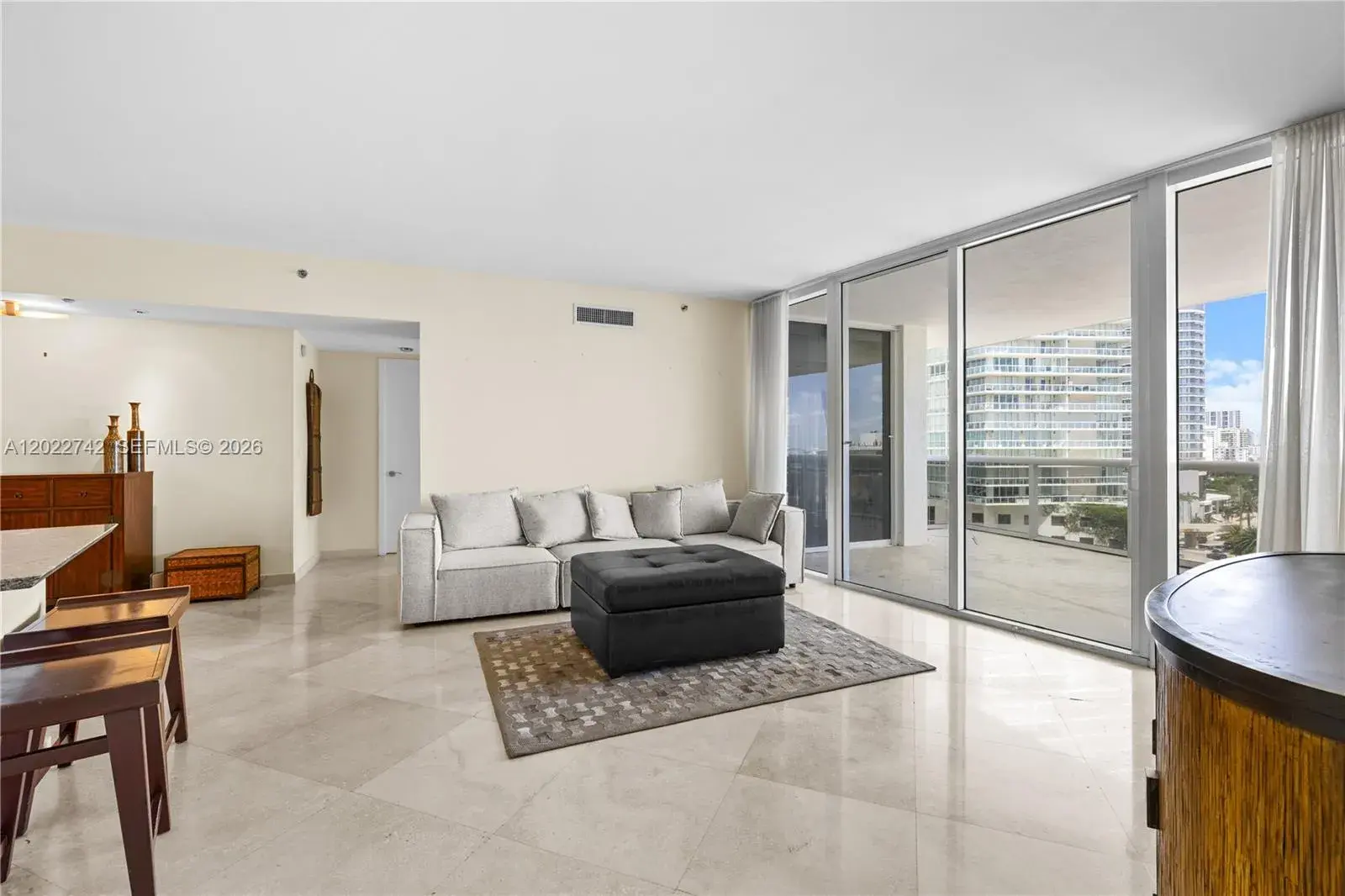 400 Alton Rd # 907, Miami Beach FL 33139