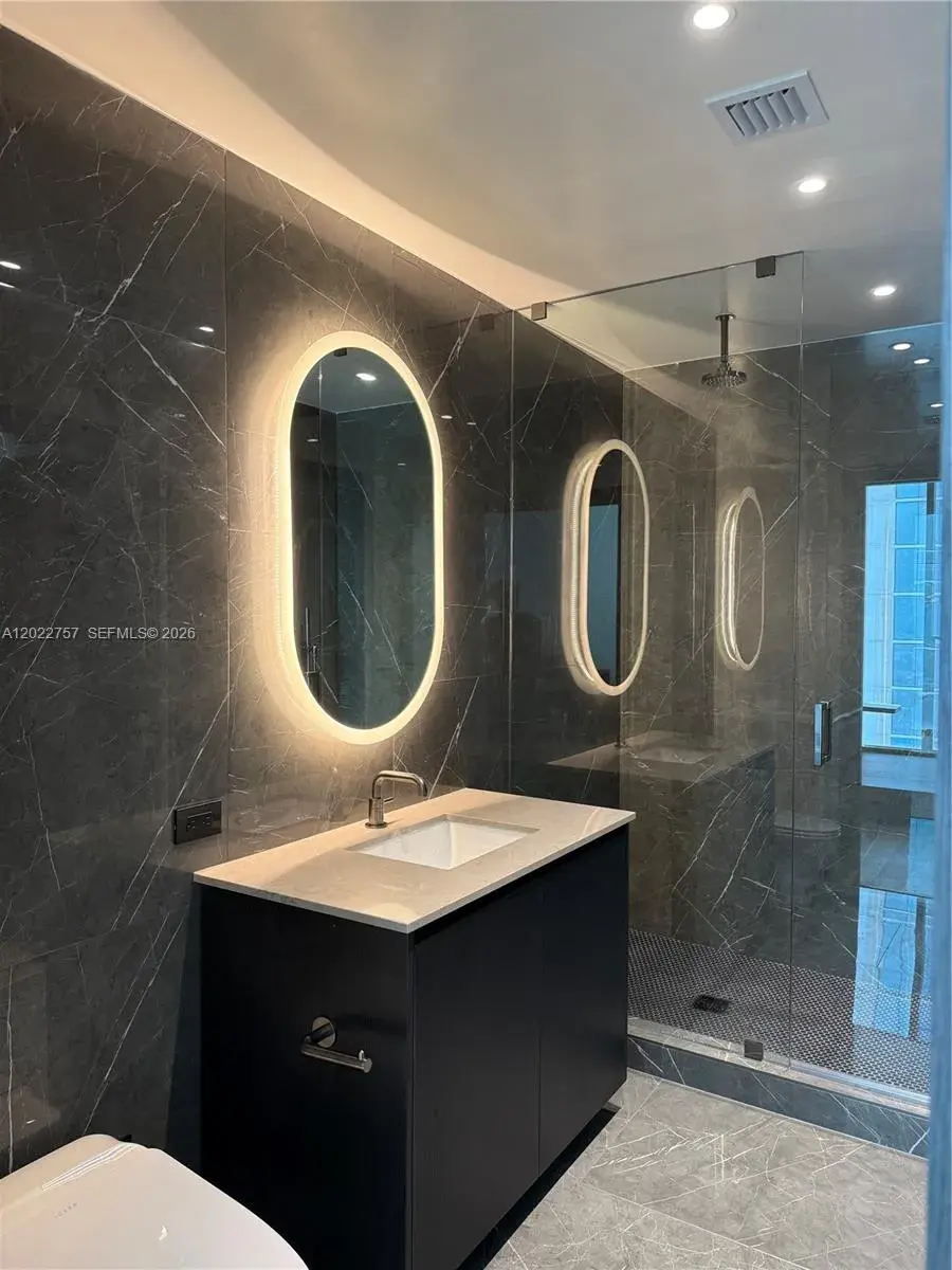 2 bedroom 2 bath Residential for sale at 20 NE 11th ST # 3506, Miami FL 331