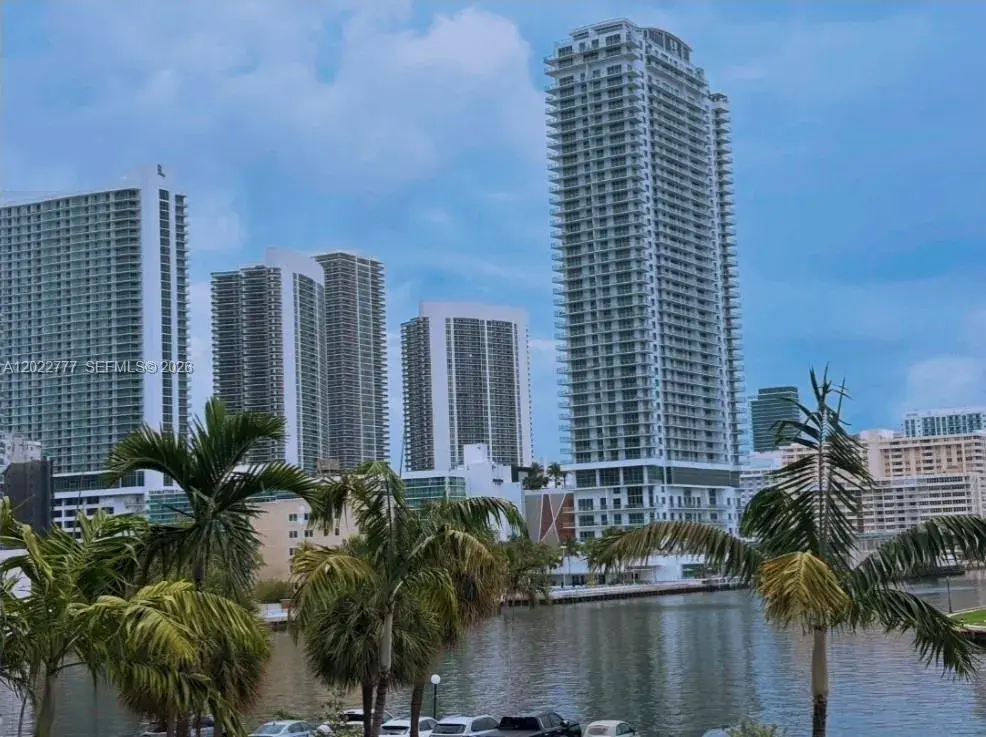 2 bedroom 2 bath Residential for sale at 200 Leslie Dr # 324, Hallandale Beach FL 33009