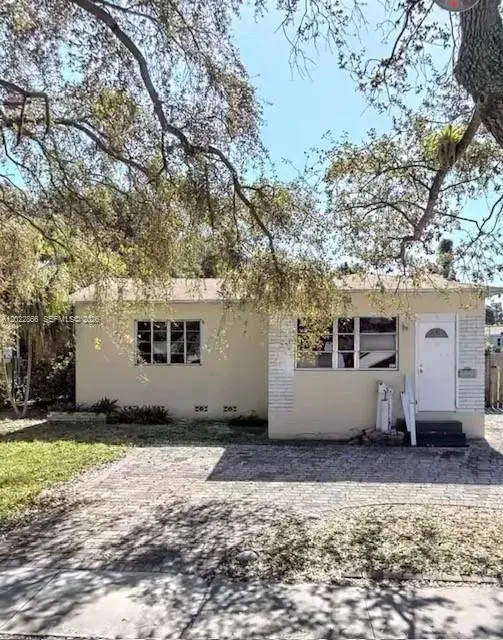2 bedroom 1 bath Residential for sale at 2458 Washington St, Hollywood FL 33020