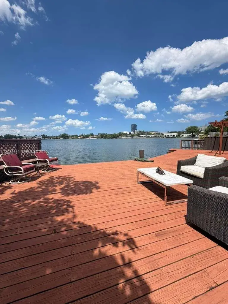 3 bedroom 2 bath Residential for sale at 20921 NE 24th Ct, Miami FL 33180