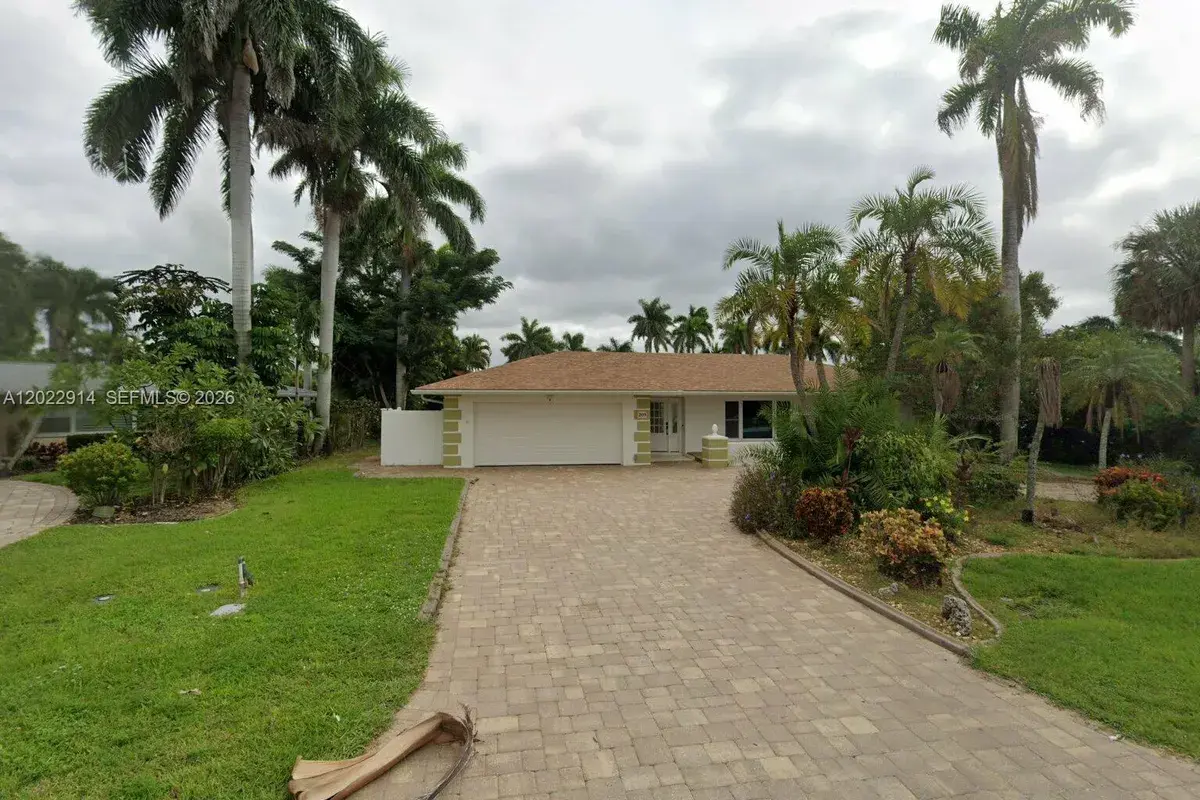 209 Bayshore Dr, Cape Coral FL 33904