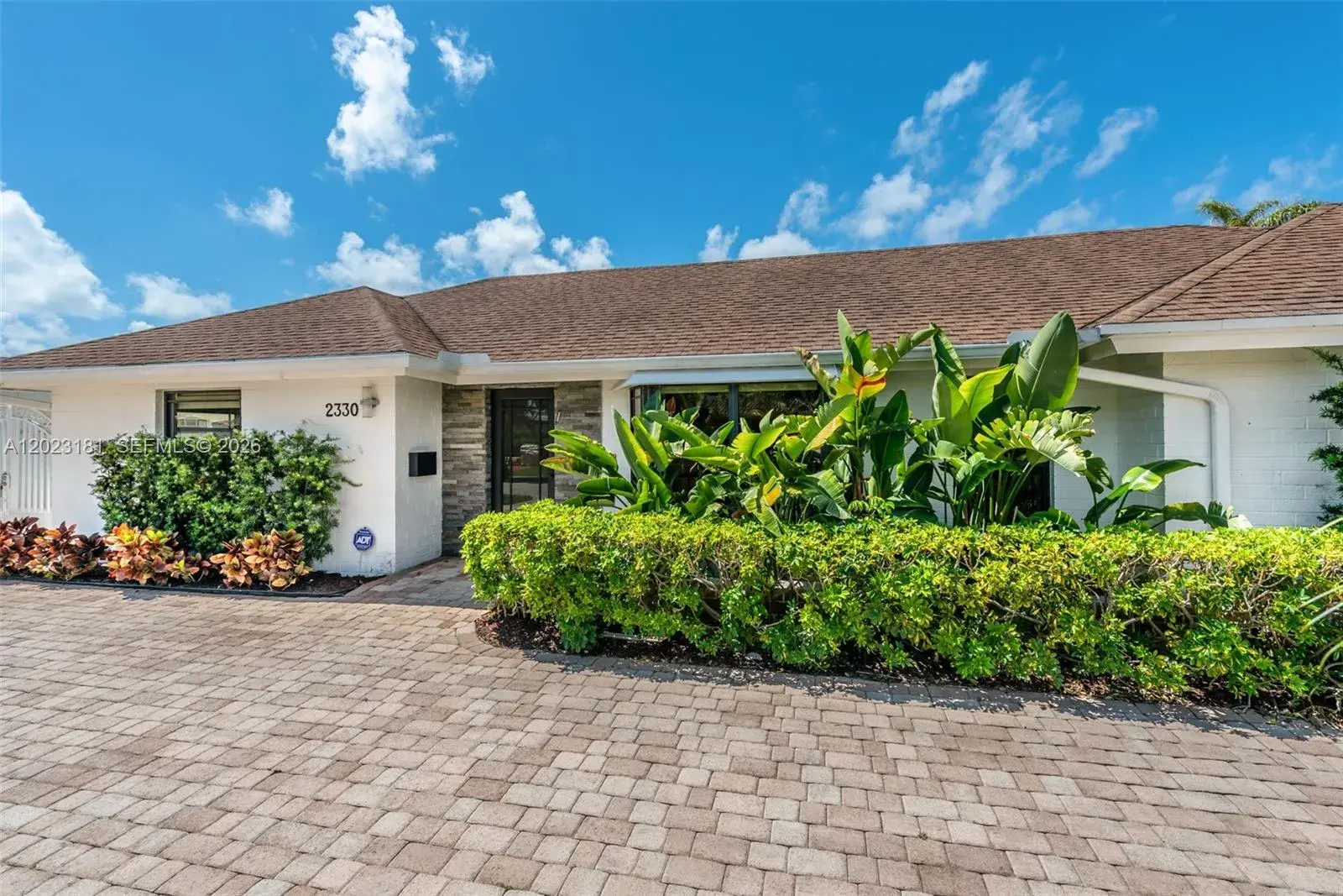 2330 NE 195th St, Miami FL 33180