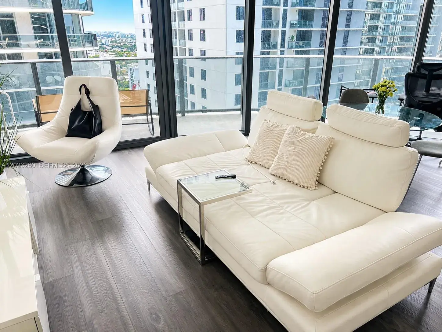 45 SW 9th St # 2908, Miami FL 33130