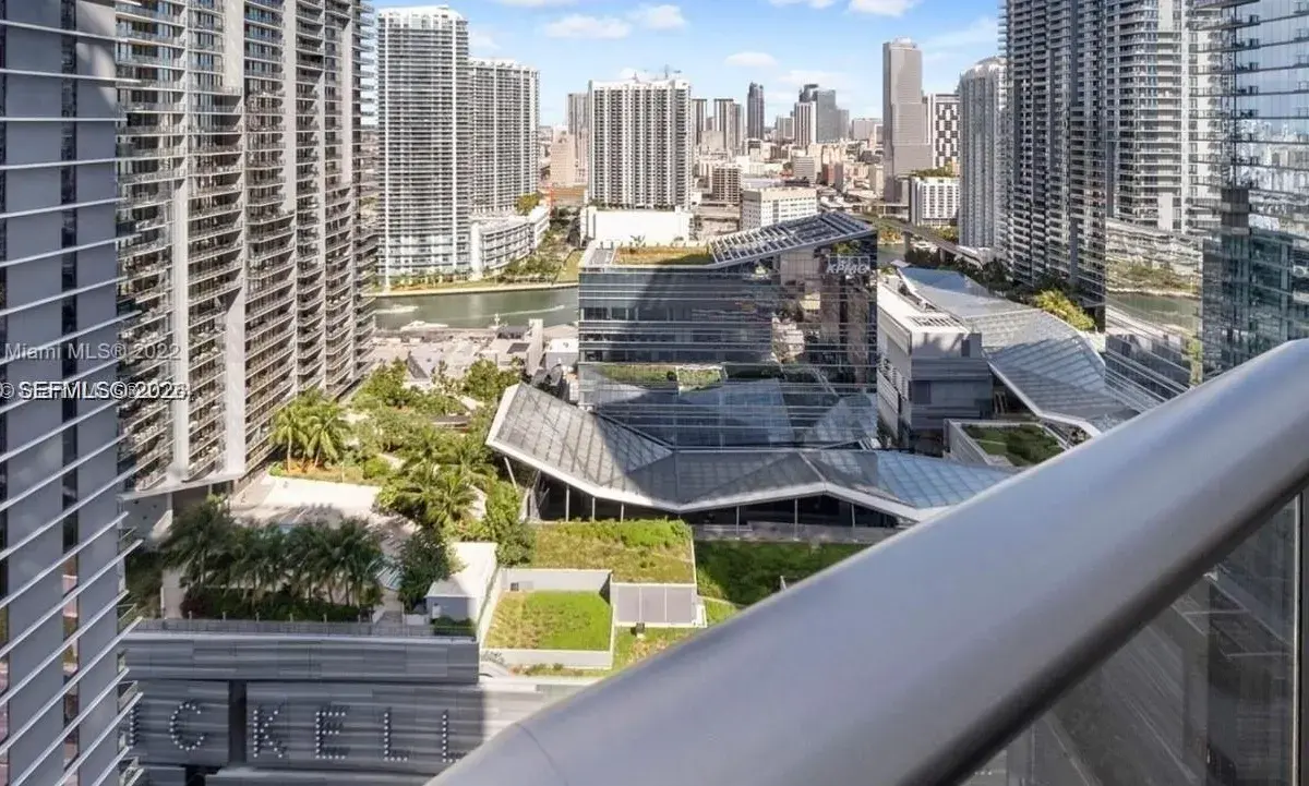 45 SW 9th St # 2908, Miami FL 33130