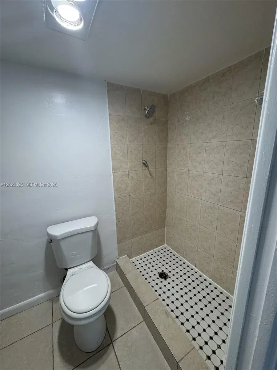 1643 NE Miami Gardens Dr # 121, Miami FL 33179