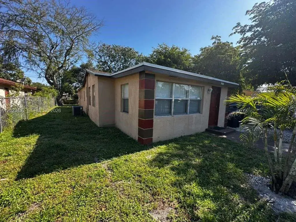 2221 NW 6th Ct, Fort Lauderdale FL 33311
