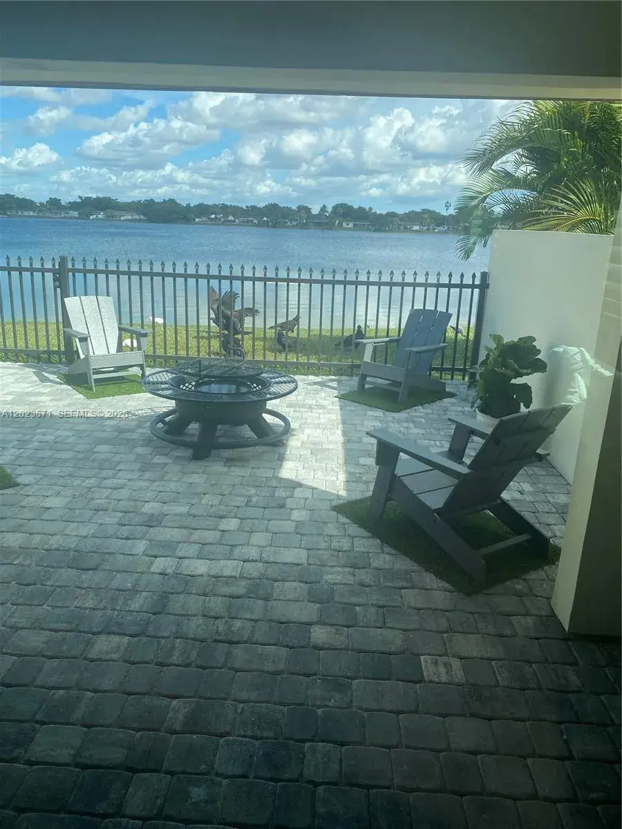 2 bedroom 2 bath Residential for sale at 19009 NW 64th Ct, Hialeah FL 33015