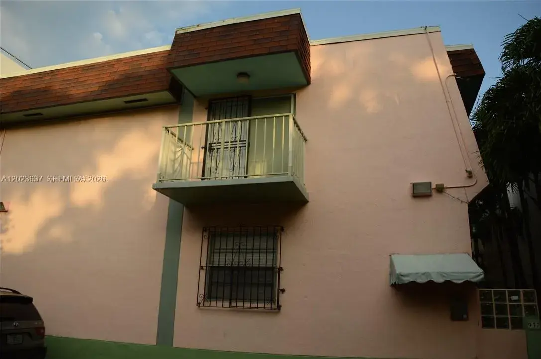 2 bedroom 2 bath Residential Lease for rent at 937 Michigan Ave # 3, Miami Beach FL 33139