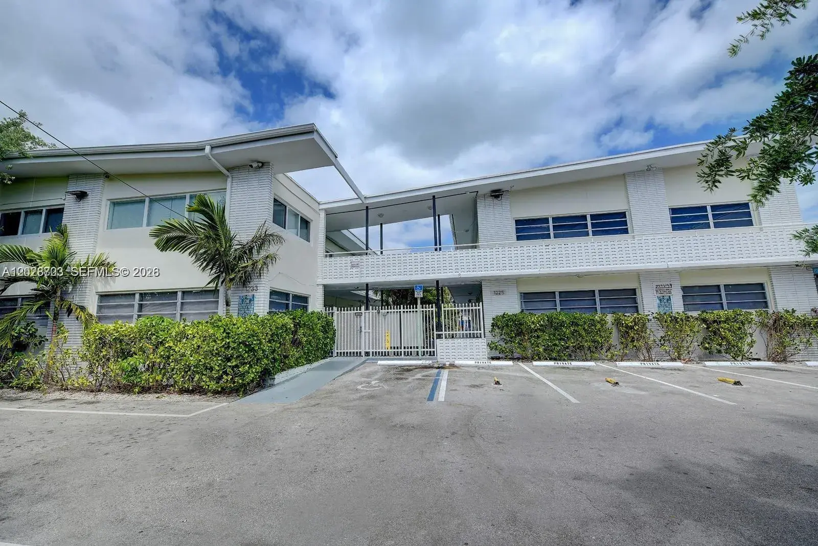 2 bedroom 1 bath Residential Lease for rent at 1233 Marseille Dr # 5, Miami Beach FL 33141