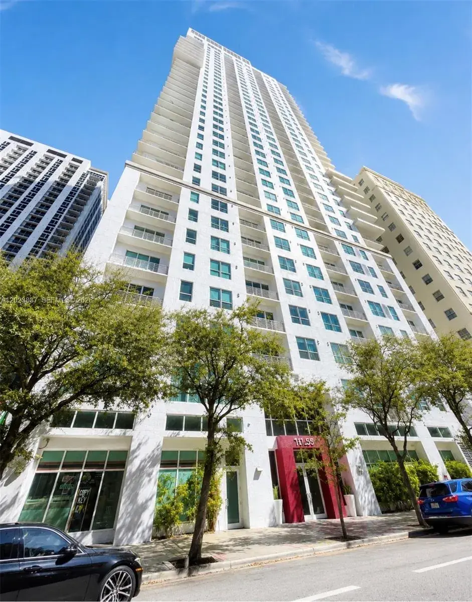 1 bedroom 1 bath Residential for sale at 133 NE 2nd Ave # 2508, Miami FL 33132