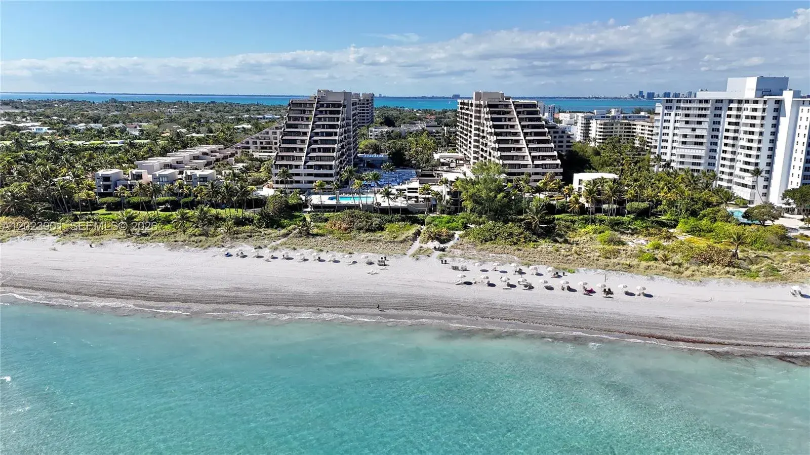 2 bedroom 2 bath for rent at 151 Crandon Blvd # 120, Key Biscayne FL 33149