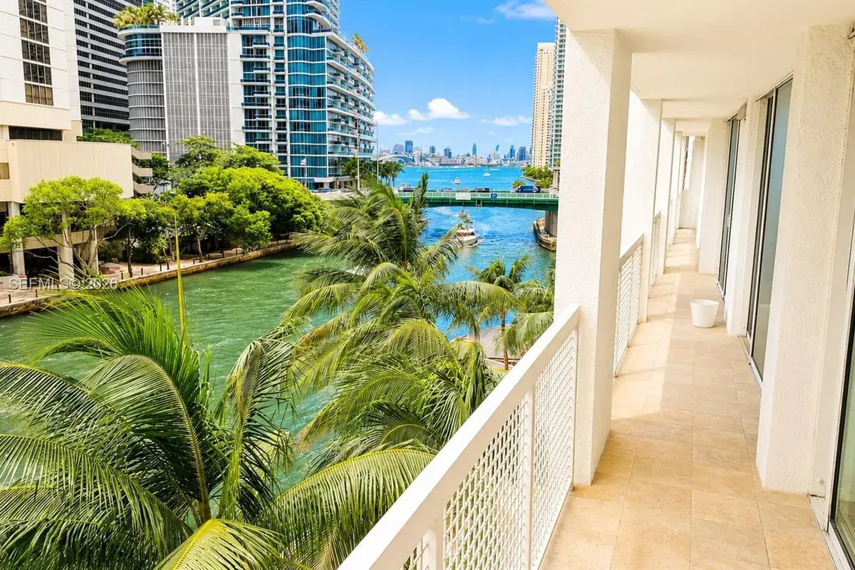 31 SE 5th St # 502, Miami FL 33131