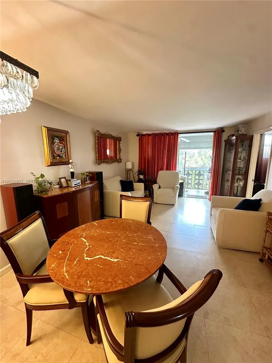 211 NE 8th Ave # 304, Hallandale Beach FL 33009