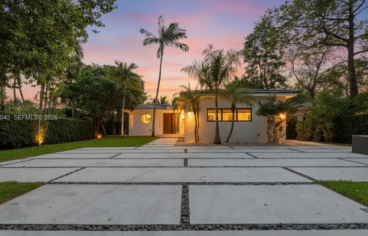 550 S Shore Dr, Miami Beach FL 33141