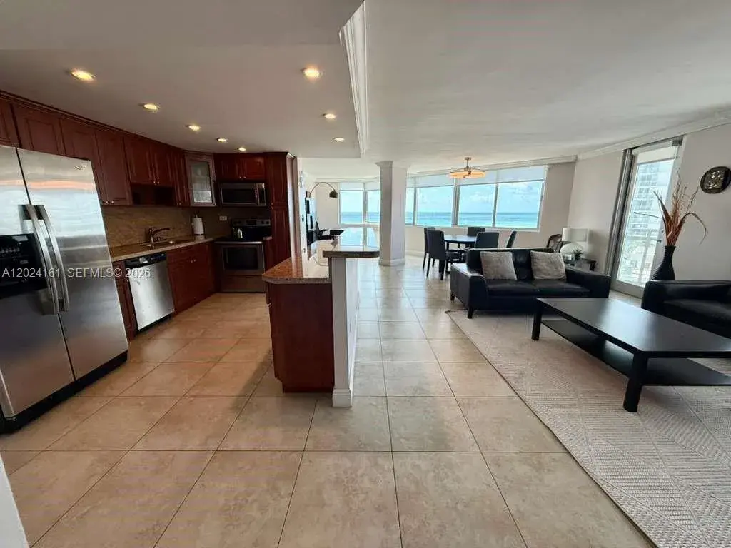 7135 Collins Ave # 815, Miami Beach FL 33141