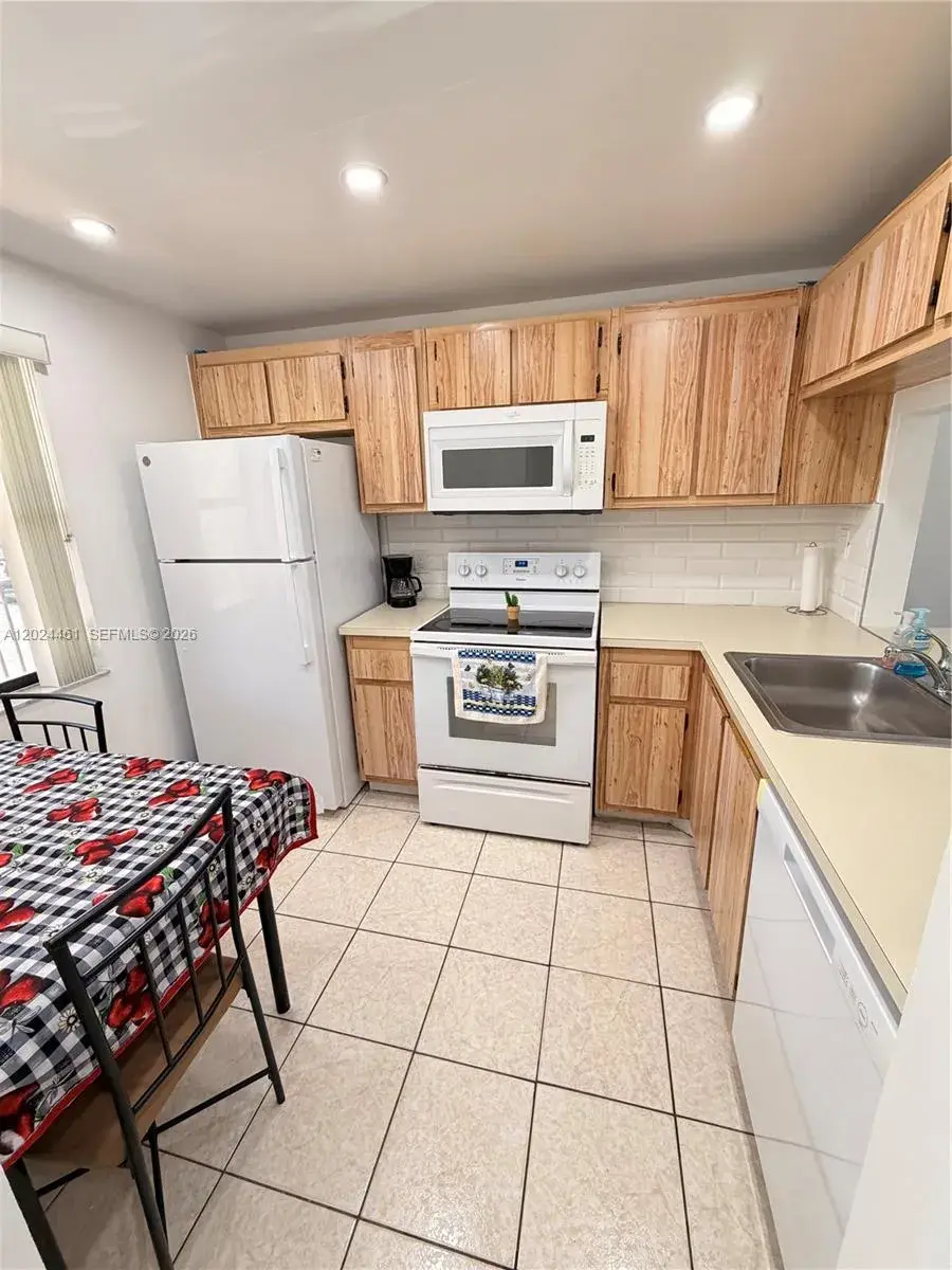 2793 NW 104th Ave # 204, Sunrise FL 33322