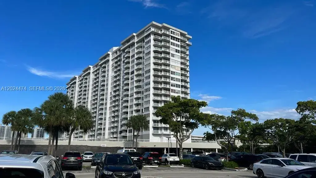3 bedroom 2 bath Residential for sale at 18061 Biscayne Blvd # 1404, Aventura FL 33160
