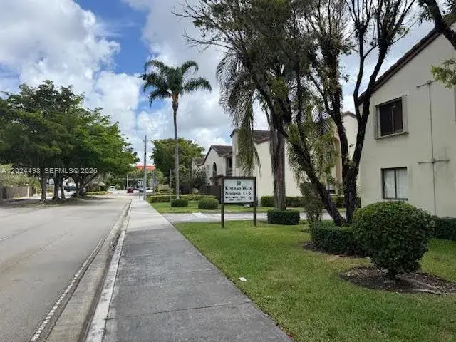 8911 SW 123rd Ct # 203, Miami FL 33186