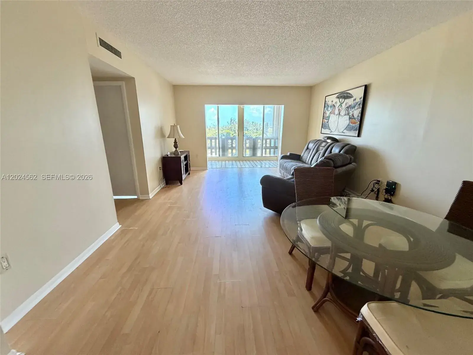 1 bedroom 1 bath Residential for sale at 4001 Hillcrest Dr # 609, Hollywood FL 33021