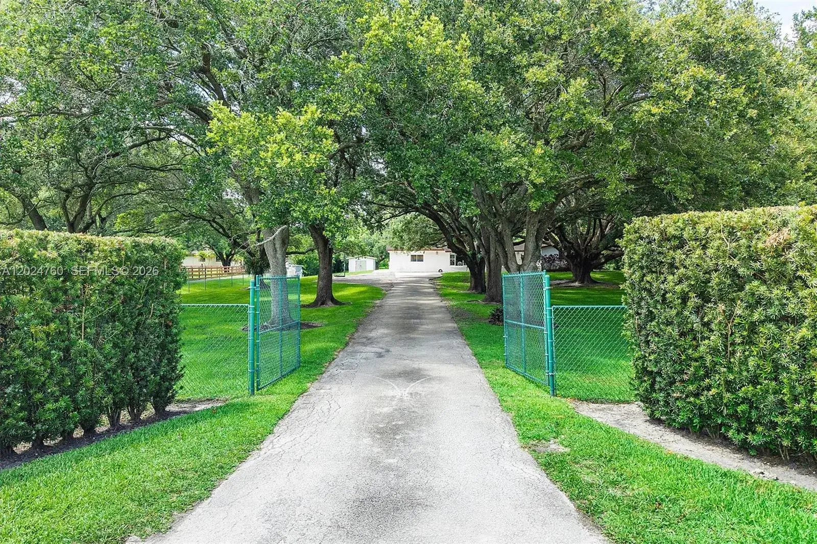 3 bedroom 2 bath Residential for sale at 13821 Mustang Trl, Southwest Ranches FL 33330