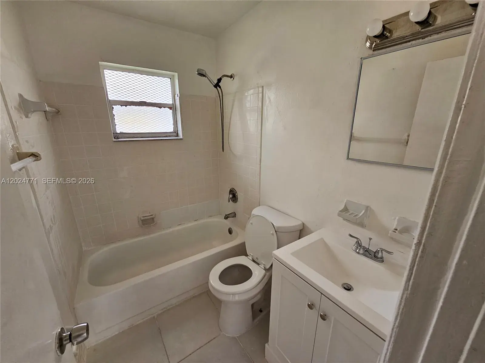 2 bedroom 1 bath Residential Lease for rent at 2435 NW 8th Pl # 2, Fort Lauderdale FL 33311