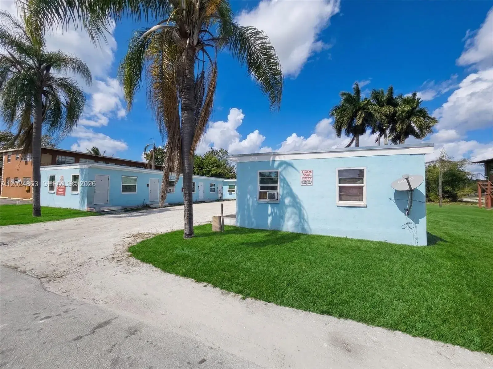 Residential Income for sale at 625 W Avenue A, Belle Glade FL 33430