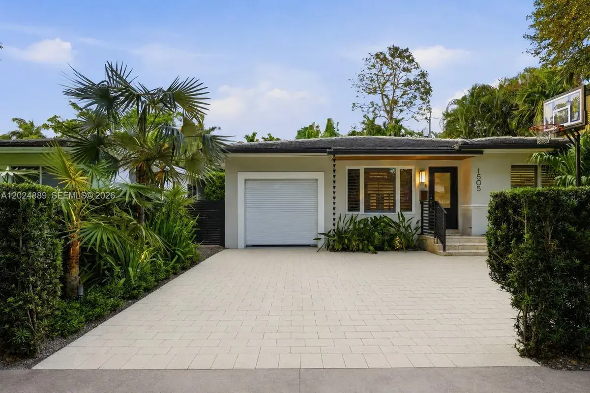 1505 Robbia Ave, Coral Gables FL 33146