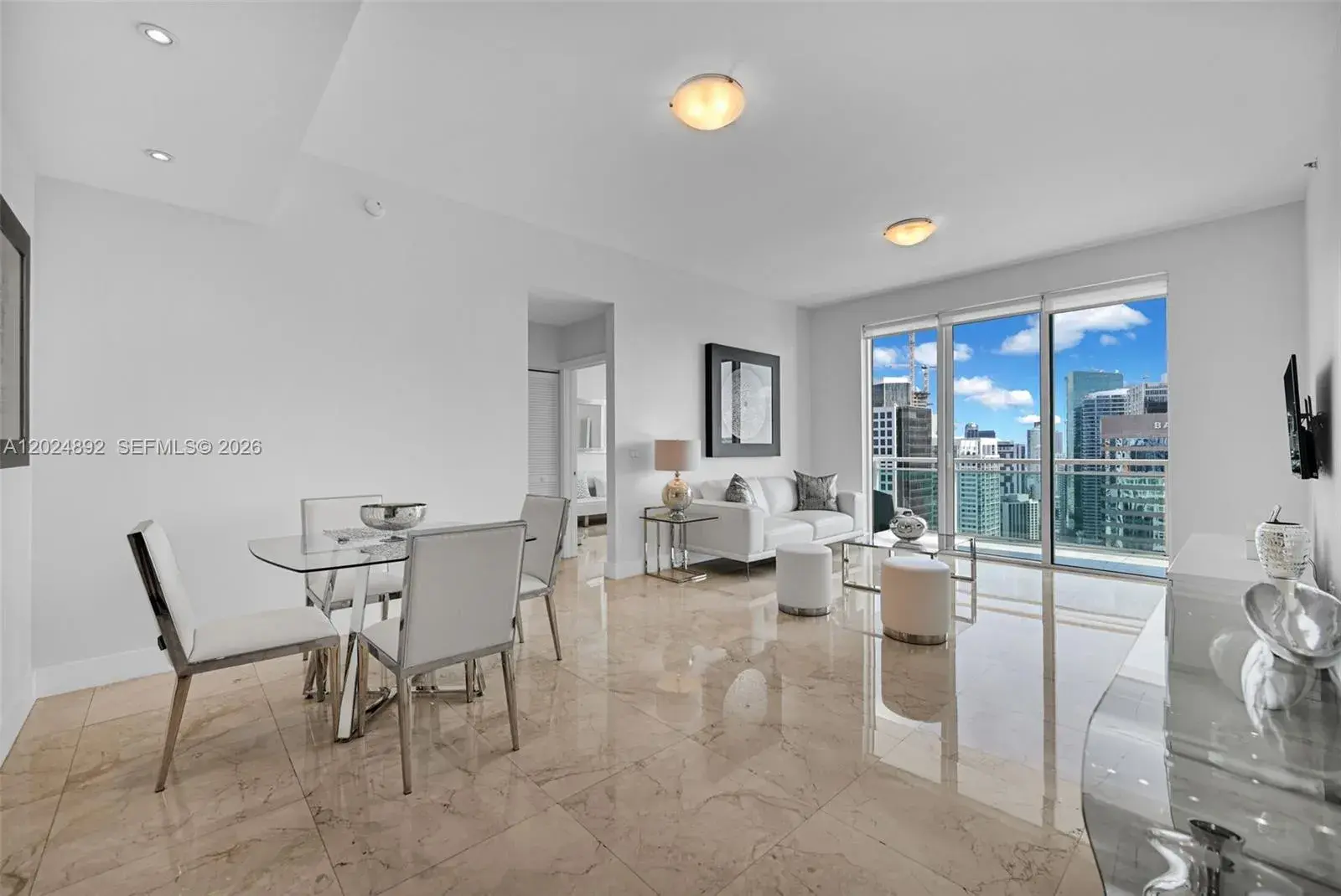 950 Brickell Bay Dr # 4204, Miami FL 33131