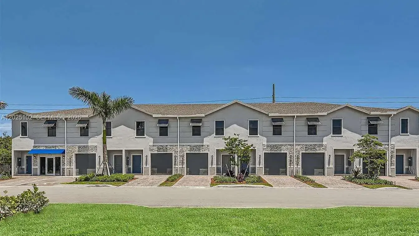 876 NW 3rd Way, Pompano Beach FL 33060