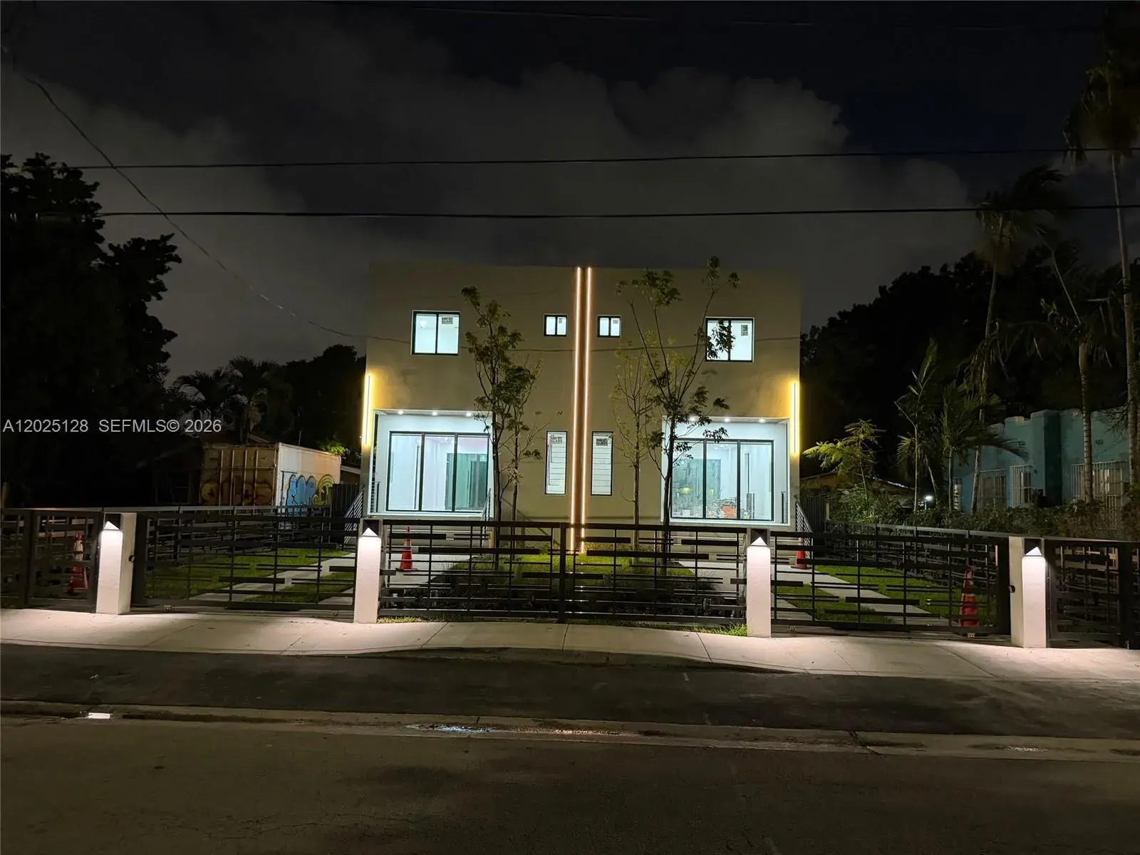 1924 NW 27th St, Miami FL 33142