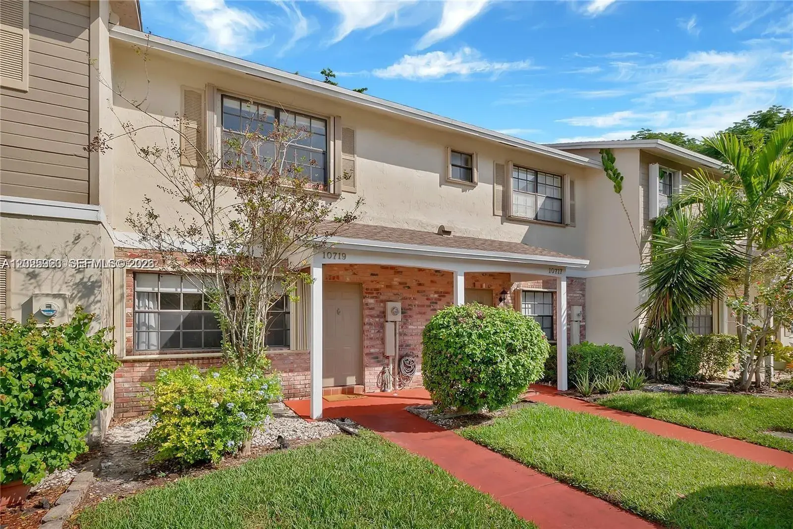 2 bedroom 1 bath Residential for sale at 10719 NW 10th St, Pembroke Pines FL 33026