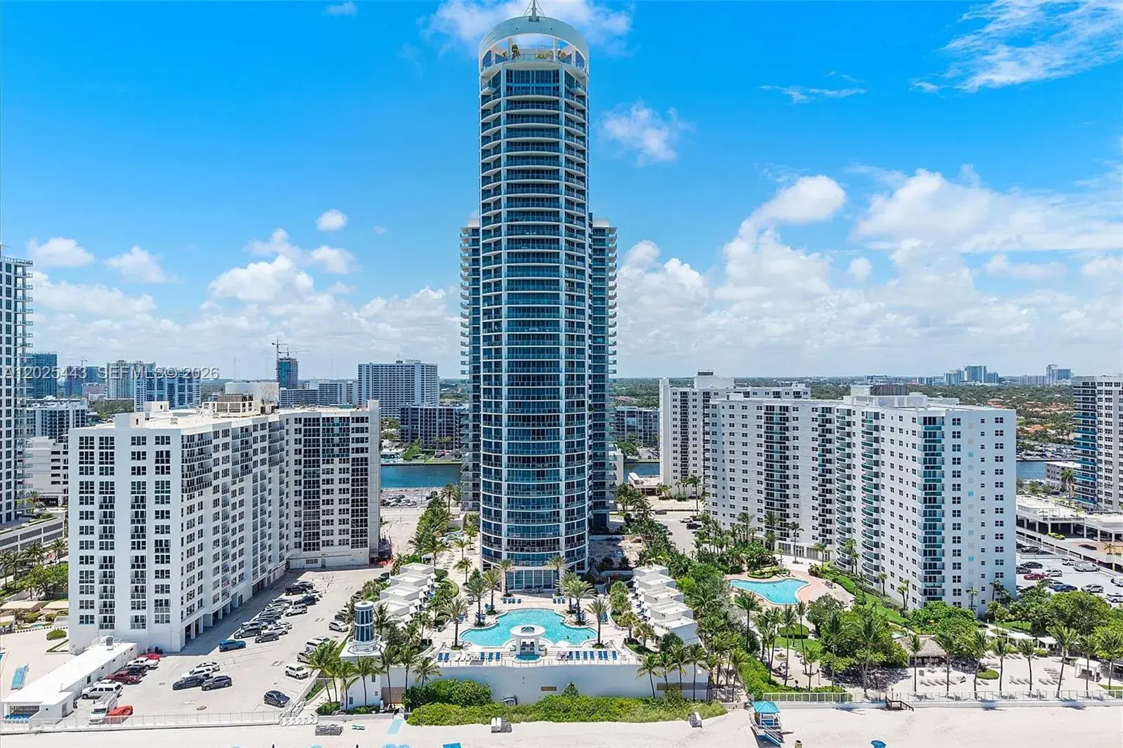 3 bedroom 3 bath Residential for sale at 3101 S Ocean Dr # 2707, Hollywood FL 33019