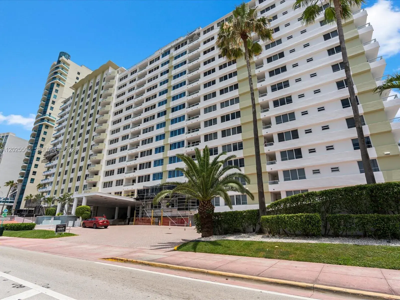 1 bedroom 1 bath for sale at 5005 Collins Ave # 222, Miami Beach FL 33140