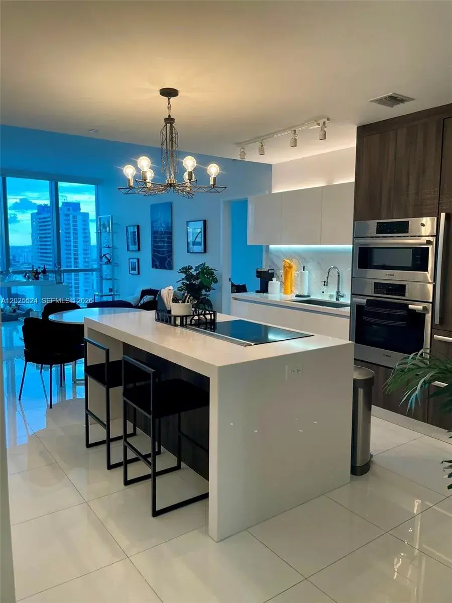 851 NE 1st Ave # 1808, Miami FL 33132