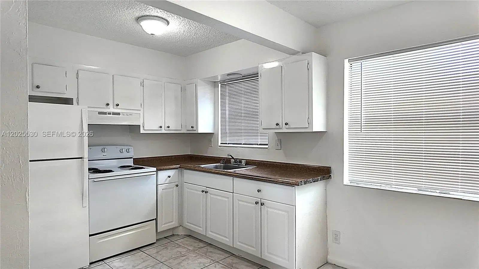 1 bedroom 1 bath Residential Lease for rent at 31 SE 2nd Ave # 203, Hallandale Beach FL 33009
