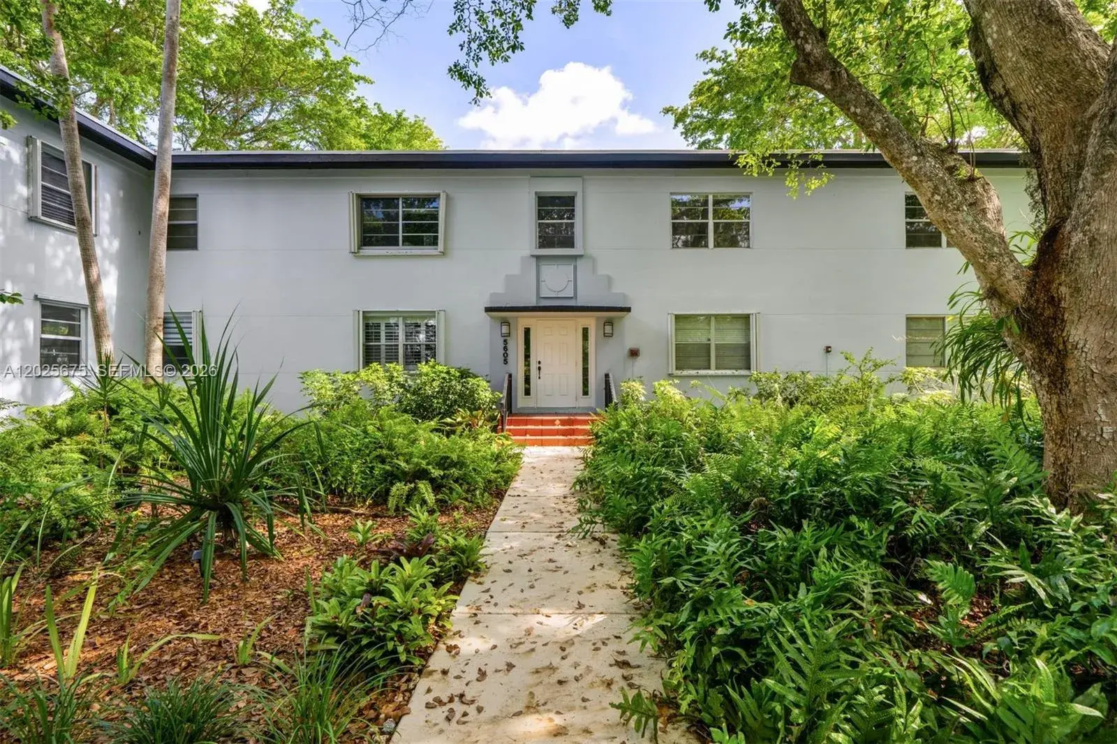 1 bedroom 1 bath Residential for sale at 5605 SW 80th St # 10D, Miami FL 33143