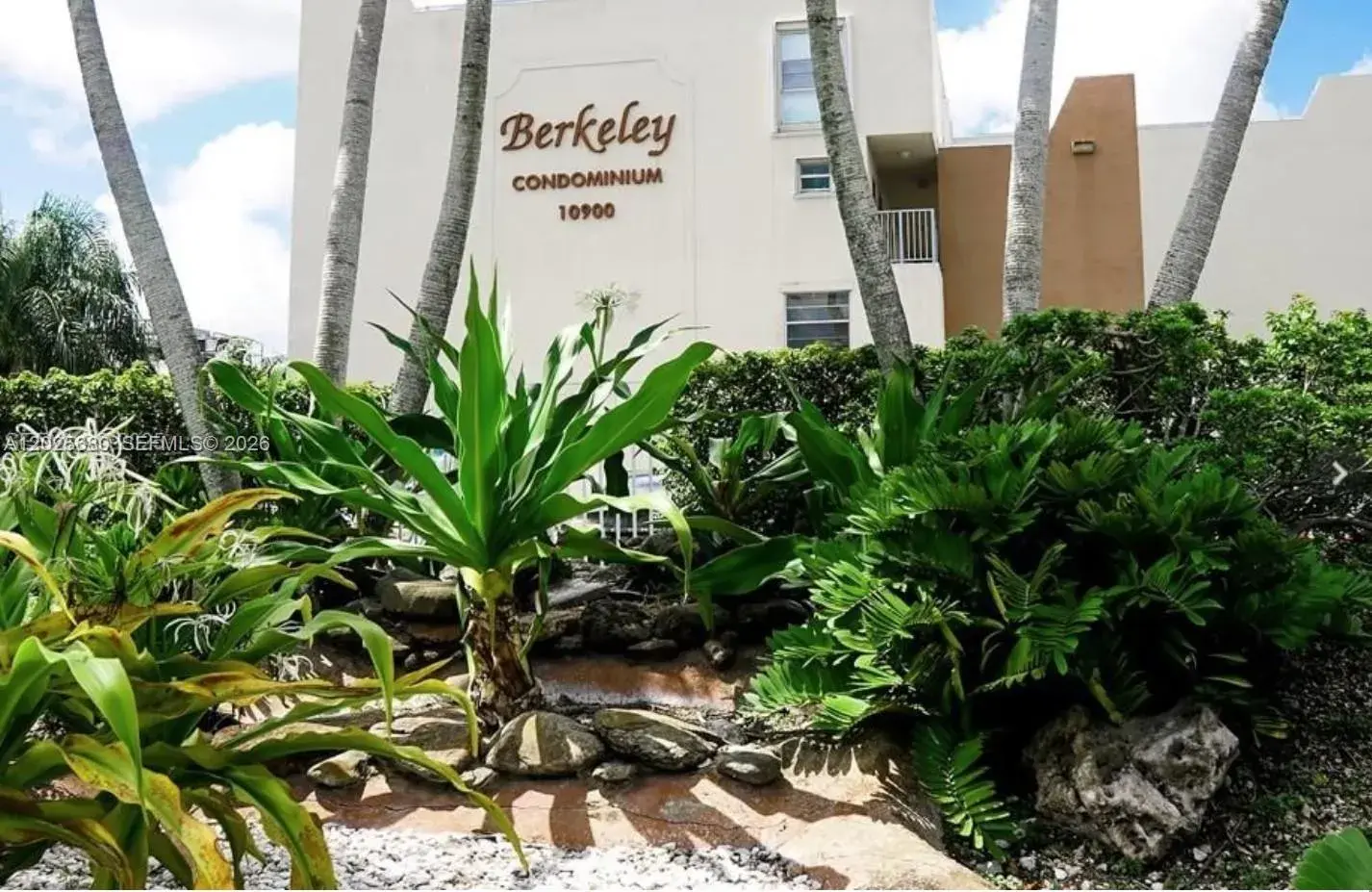 1 bedroom 1 bath Residential Lease for rent at 10900 SW 104th St # 210, Miami FL 33176