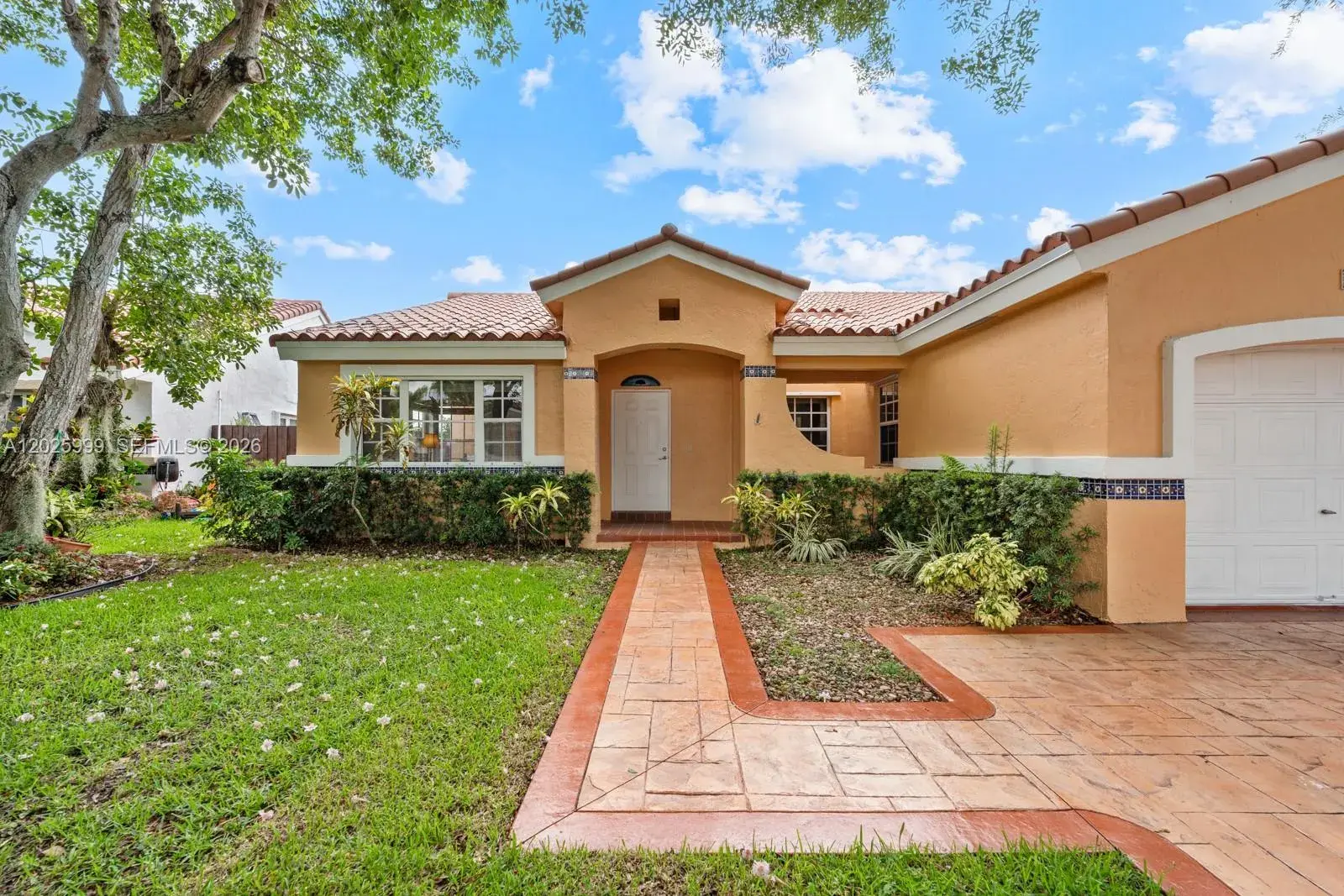 3 bedroom 2 bath Residential for sale at 4260 SW 150th Ave, Miami FL 33185