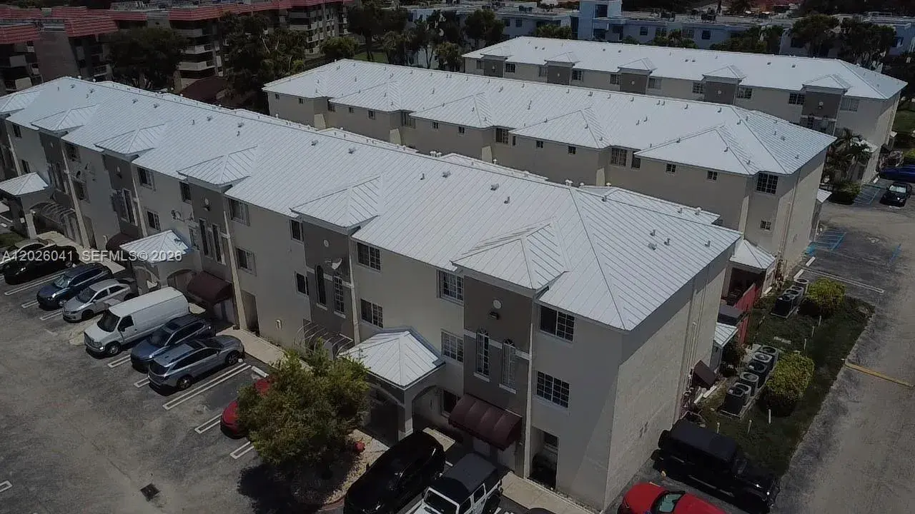 12015 SW 14 st # 301-C, Miami FL 33184