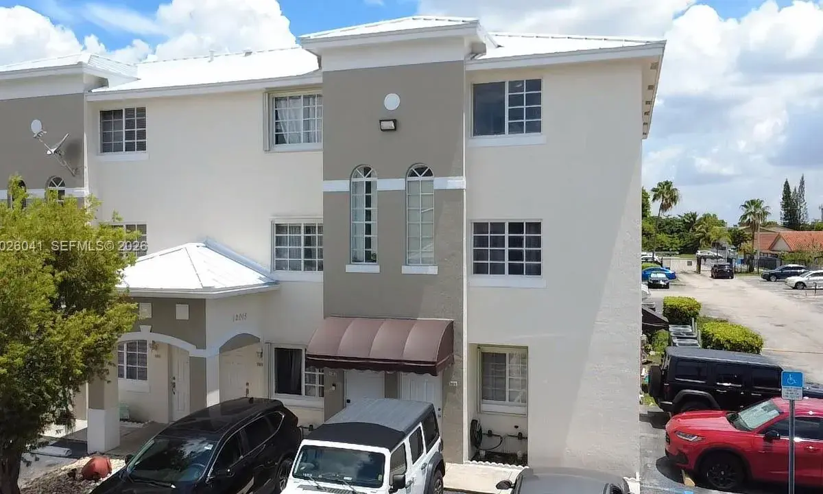 12015 SW 14 st # 301-C, Miami FL 33184
