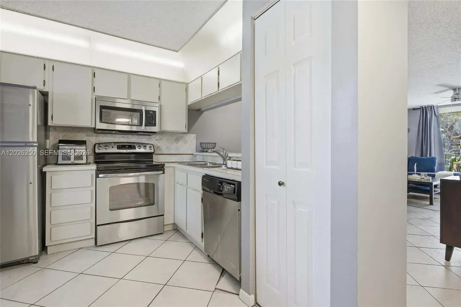 10451 W Broward Blvd # 209, Plantation FL 33324